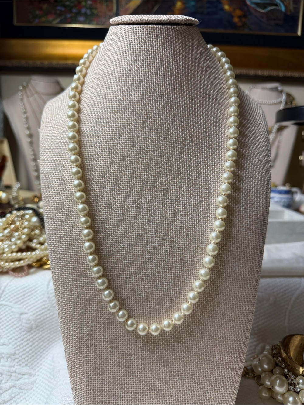 Vintage Classic Ivory Pearl Necklace